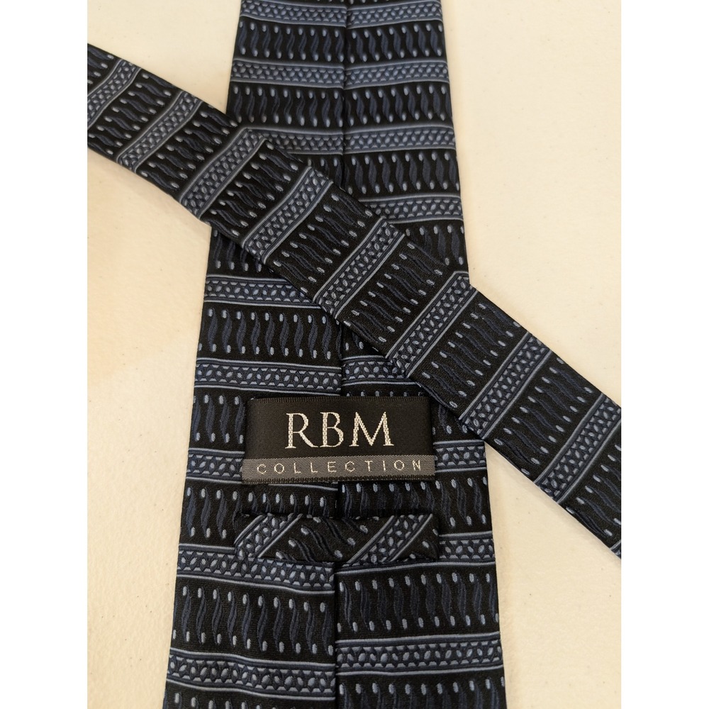 RBM Collection Men's Tie Black Blue Geometric Pattern 100% Silk Handmade 59" - Picture 2 of 3